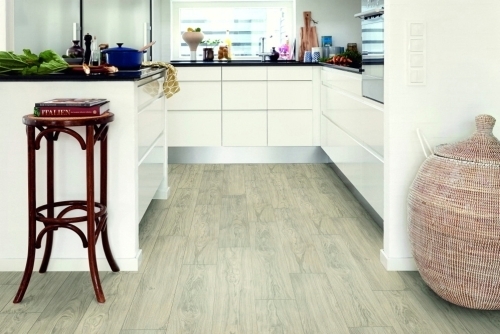 Vinylová podlaha nebo keramická dlažba?