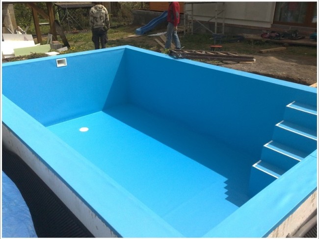 bazen_dvur_kralove01_800