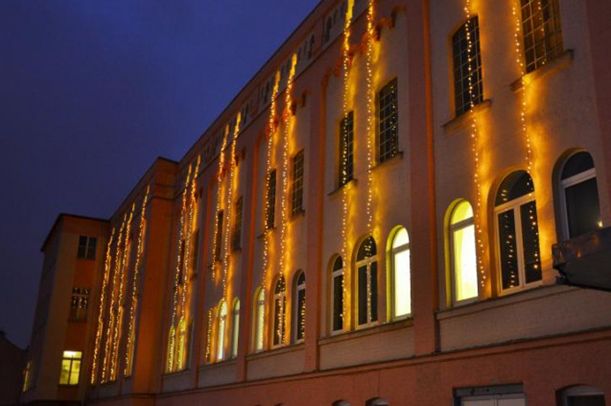 Vánoce a světelné řetězy