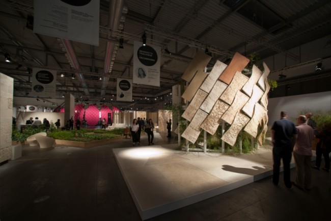 Inside-Marmomacc-marmo-intrecciato