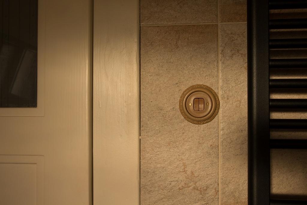 Keramické zásuvky dodají bytu nevšední kouzlo