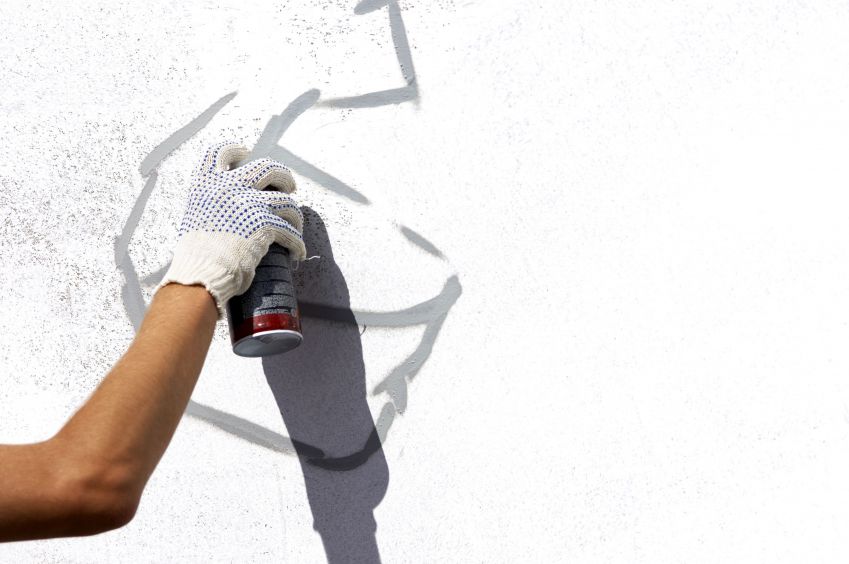 Nezvaní hosté ze sprejem v ruce, chraňte svůj majetek