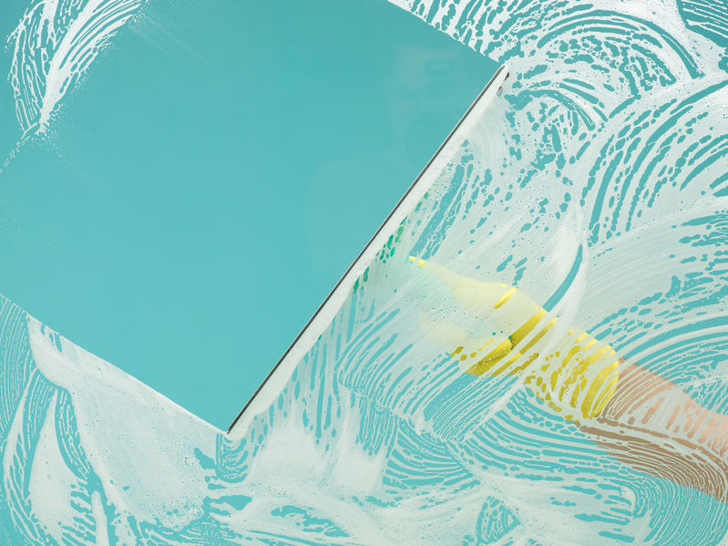 Odstranění barvy, polepů, silikonů po stavbě. Mytí oken, čištění fasád a výškové práce Brno