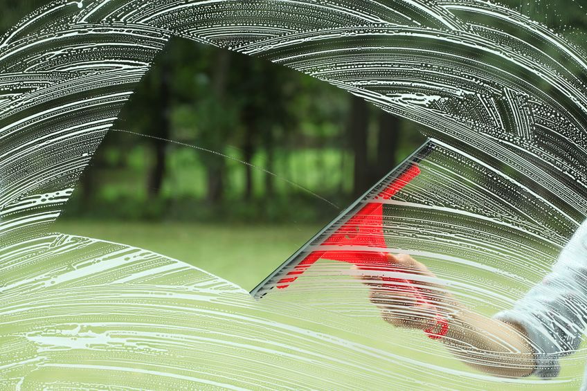 Servisní čištění oken, skel tubusů prosklených výtahů, zdviží, eskalátorů, balkónů, lodžií