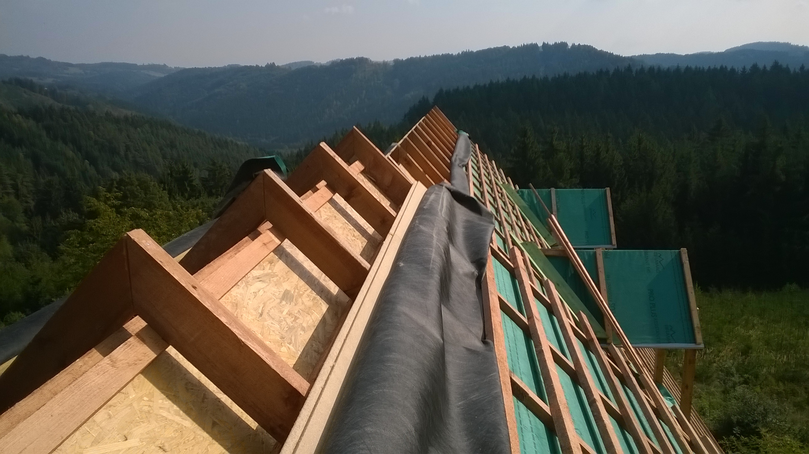 Jak bojovat proti přehřívání domu v horkých letních dnech?