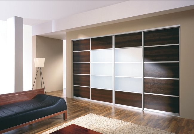 Ideální vestavěnou skříň si naklikáte přes internet