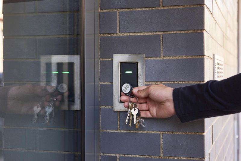 Čipový přístupový systém má oproti klíčům výhody. Přečtěte si, jaké!