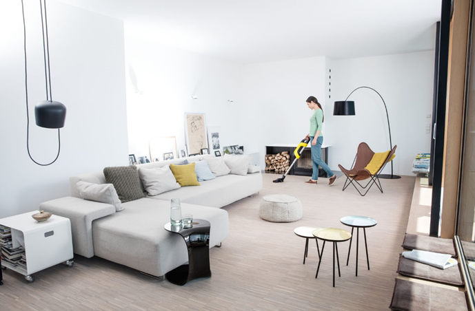 Vysávání bez vláčení, zasekávání a zásuvek.