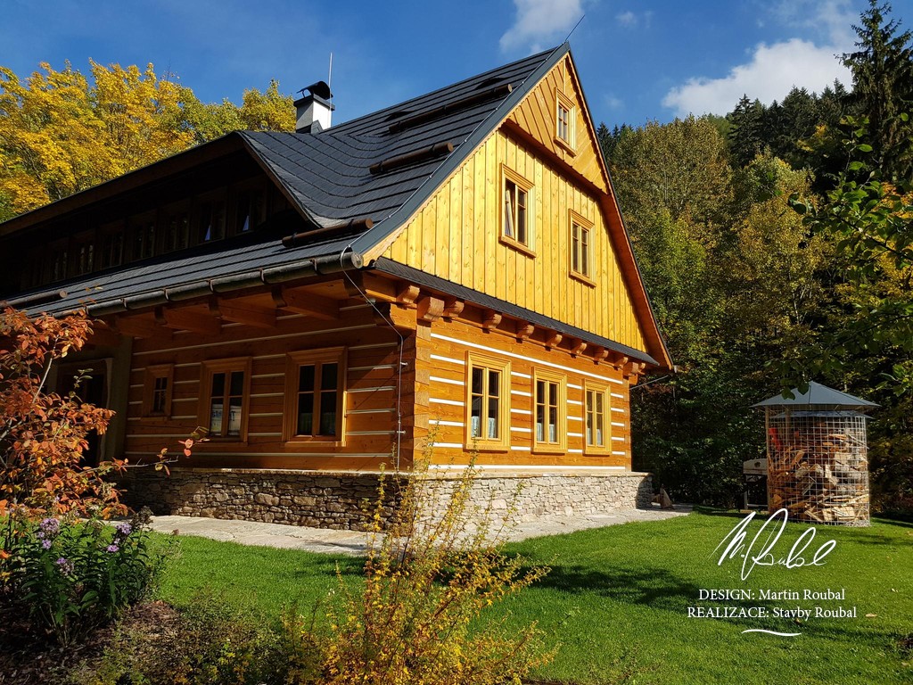 Jak vypadá moderní roubený dům? Nejlépe ho poznáte, když se v něm zabydlít