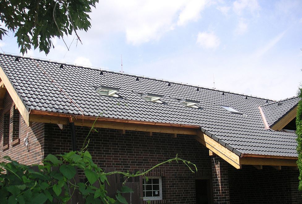 Rekonstrukce střechy by měla stát na začátku revitalizace vašeho bydlení