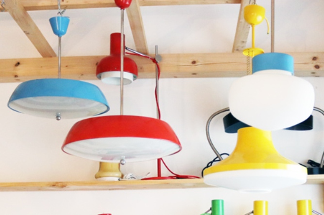 Sháníte zajímavé starožitné svítidlo? Vsaďte na značku NAPAKO