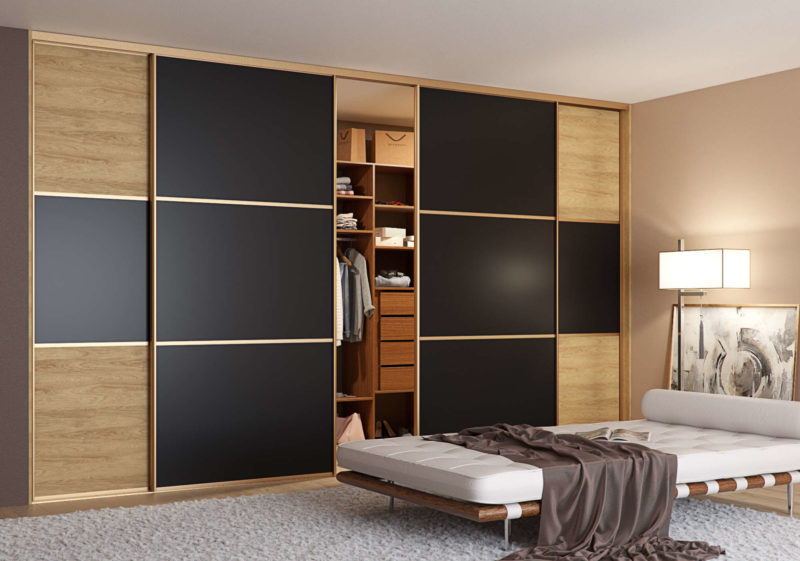 Vestavěné skříně skvěle vypadají. A hodí se i do malých bytů