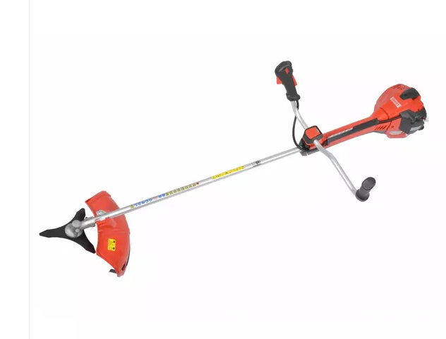 Jak na vysokou trávu? Přece s křovinořezy HECHT