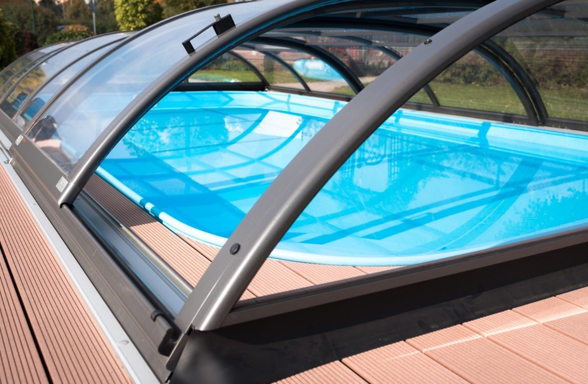 Plastový bazén nabídne svým majitelům nejlepší poměr ceny a výkonu. Kolik stojí?