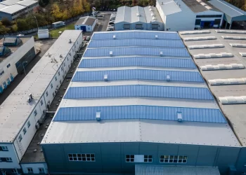 Střešní světlík je úsporná metoda osvětlení vaší výrobní firmy. Jak funguje?