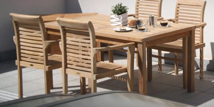Teakový zahradní nábytek: Krása, odolnost a pohodlí pro váš venkovní prostor