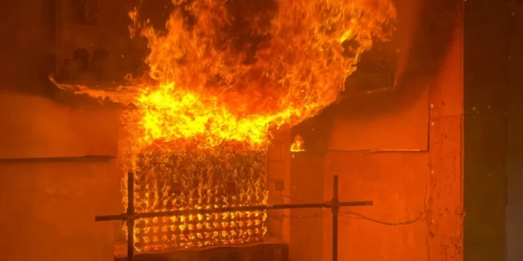 Víte, jaké jsou přednosti balkonů s funkcí protipožárního pásu?