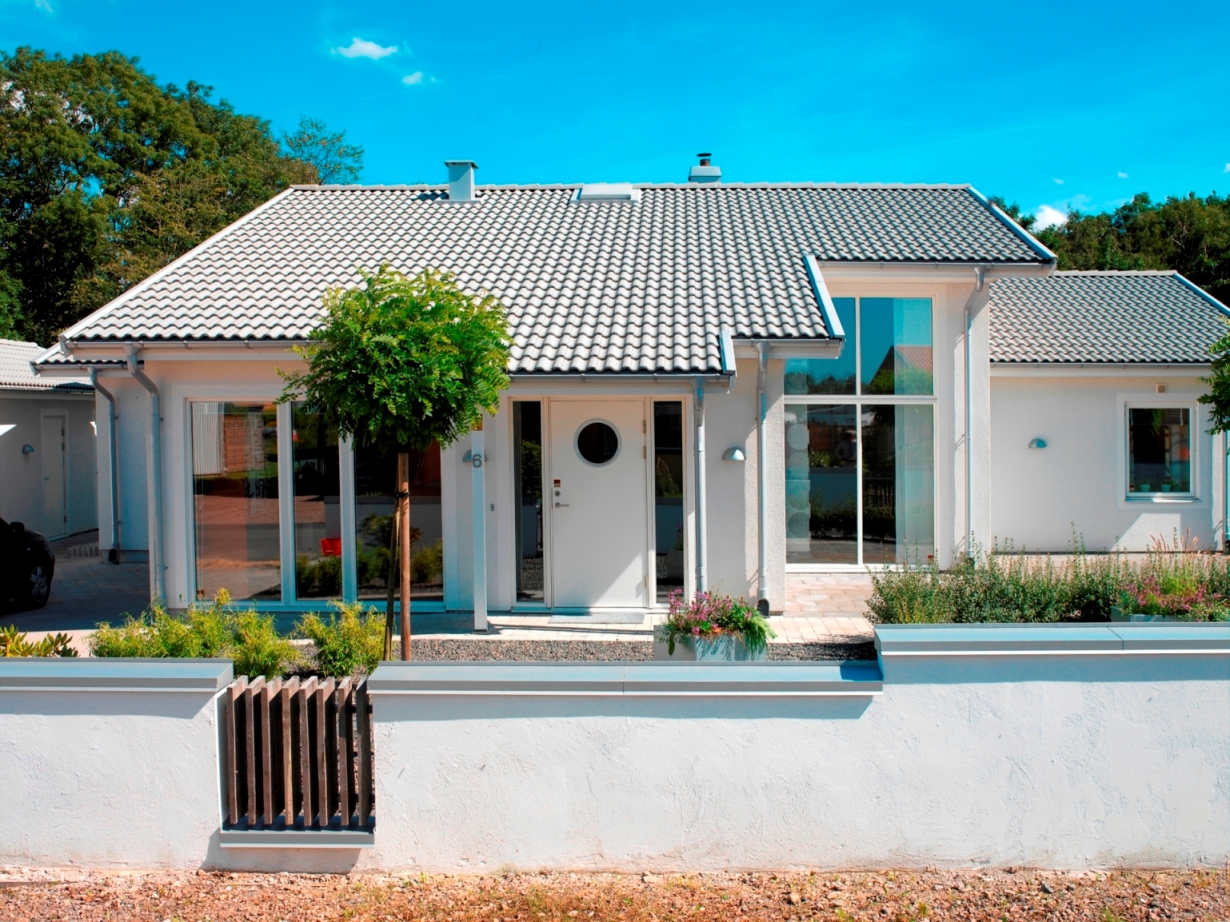 Pravda a mýty o plechových střechách: proč se na střechy hodí právě kvalitní plech?